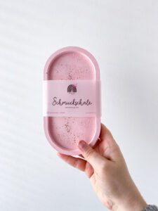 Schmuckschale aus Raysin